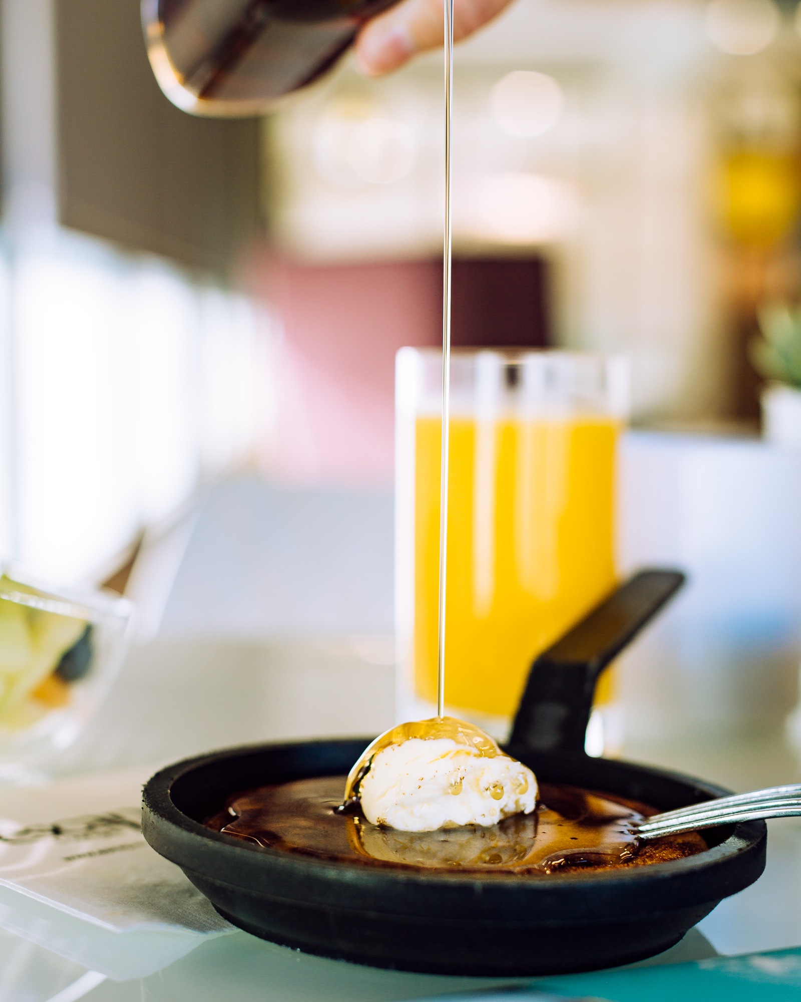 Escape Lounges / breakfast